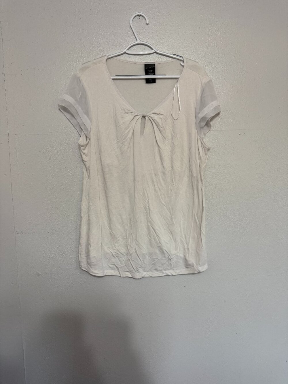 π€ Chic & Sweet! Covington Ivory Keyhole Gathered Mesh-Sleeve Top